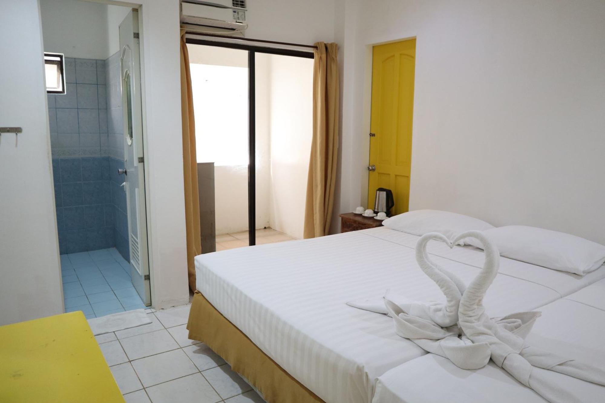 Island Inn Balabag  Экстерьер фото