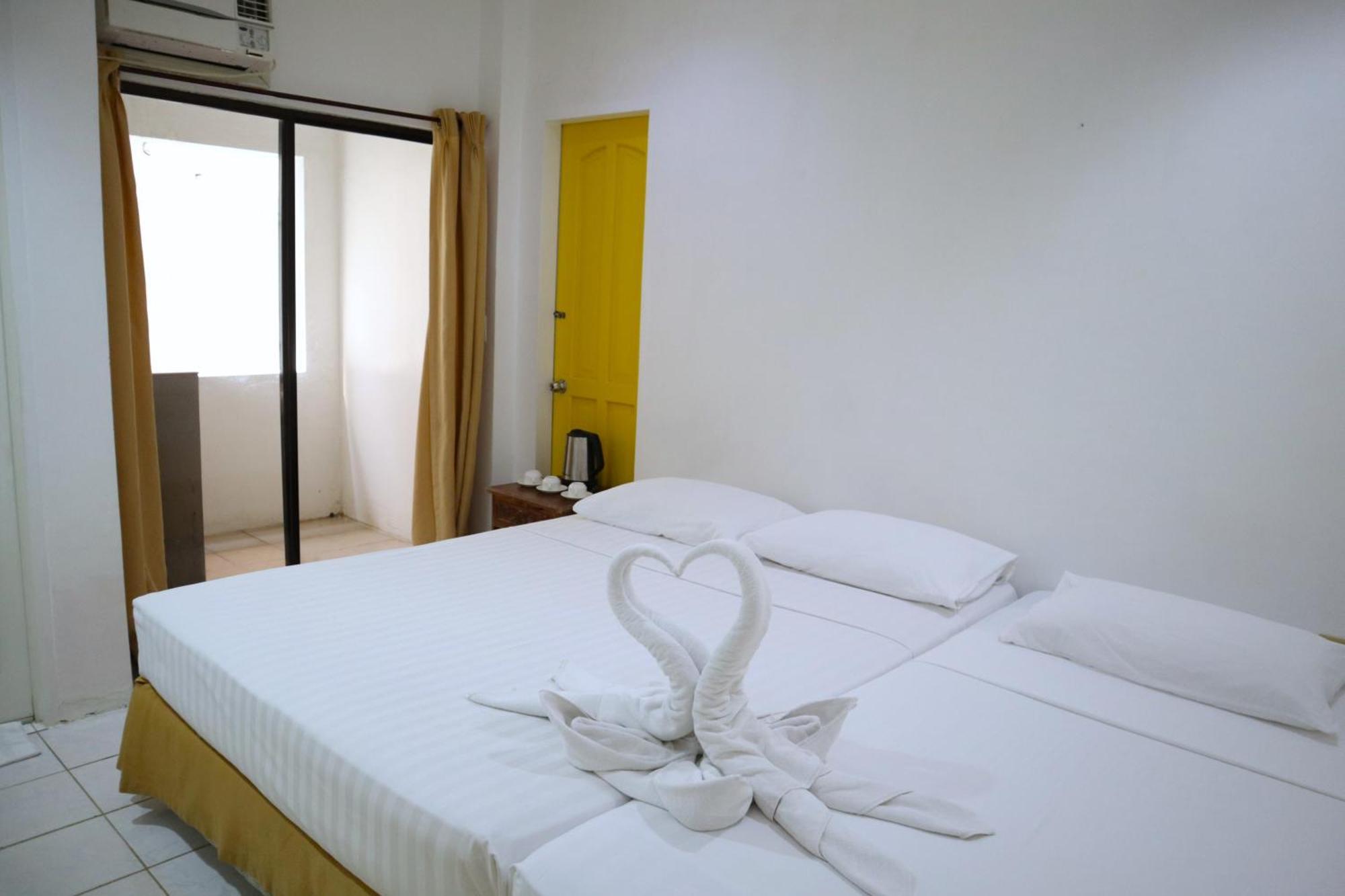 Island Inn Balabag  Экстерьер фото