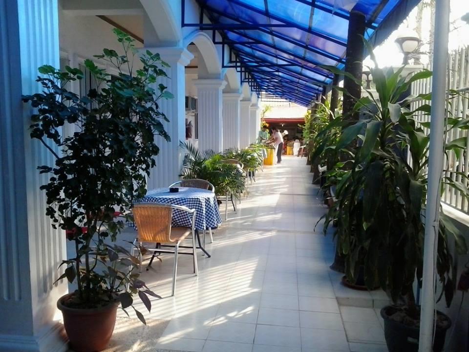 Island Inn Balabag  Экстерьер фото